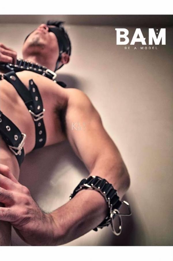 BE-A-MODEL-1-創刊號-X-ISSUE-面具男的情慾世界